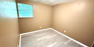 AVAILABLE NOW! 2 Bedroom / 1 Bath Duplex Near Brooks City Base! Gallery 13