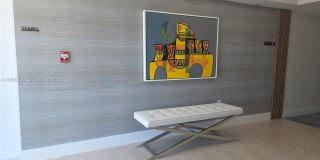 5880 Collins Ave Gallery 24