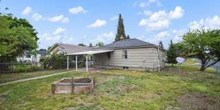 Comfortable Living in a Convenient Location – Charming 3BR 1BA Home at 2403 W Everett Gallery 40