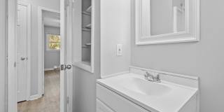 Beautiful 3BR Home in SE Raleigh - Fully Renovated + HUGE Fenced in Yard! Gallery 15