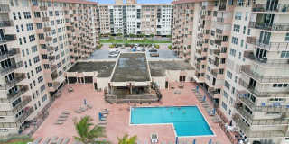 1147 Hillsboro Mile Gallery 33