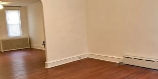 Gorgeous 3-Bedroom Townhome in Lawncrest! Available NOW! Gallery 7