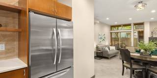 3bd/3ba Seattle Townhome Gallery 13