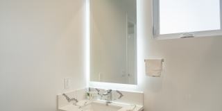 4827 Riverton Ave Gallery 4