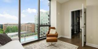 250 W Spring Street Gallery 16