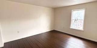4 Bedroom 1 Bathroom w/Garage in York City! Gallery 26