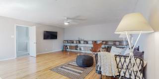 837 Adams St NE Gallery 18