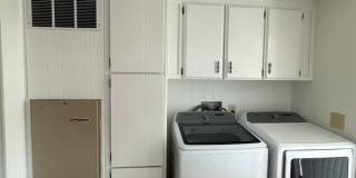 Cute 2-Bedroom & 2-Bathroom Single Family Home for Rent! Gallery 7