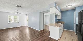 550 GOLDEN RAINTREE Place Gallery 11
