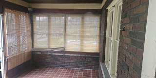 Beautiful and spacious 5 Bedroom 1.5 Bath House in Lansing, IL MUST SEE Gallery 3