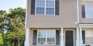 Great 2BR/2.5BA Murfreesboro townhome less than 2 miles from MTSU! Gallery 1