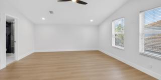 1095 Anchor Point Gallery 37