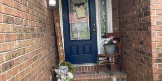 FULLY FURNISHED 4 BEDROOM, WALKOUT BASEMENT - SHORT TERM 6 MONTH RENTAL AVAILABLE IN OZARK! Gallery 3