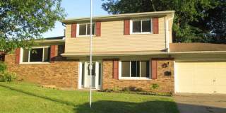 4 Bedroom East Moline Home with Space Style and Comfort! Gallery 1