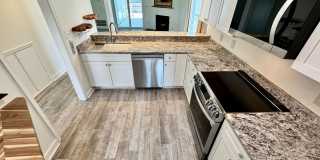 Ready NOW! A Custom Townhouse-Style Duplex Blocks to the Beaches! Fenced Yard - Hot Tub - Pet Friendly - All Appliances! Gallery 17