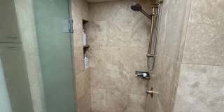 Luxurious 2 bed/2bath/2 parking Fully Furnished in One Waterfront Towers Gallery 10