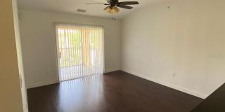 5475 VINELAND Road Gallery 3