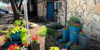 Regis Square Gallery 4