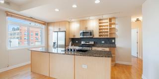 680 N GREEN Street Gallery 4