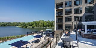 Avalon Great Neck Gallery 31