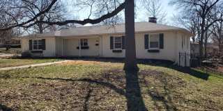 4 bd, 2 ba, old SW Columbia, corner lot, great shape, fenced, hardwoods, W/D Gallery 1