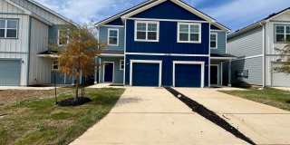 Brand New 3 Bd 2.5 Full Bath Townhouse Near UTSA & LaCantera Gallery 1
