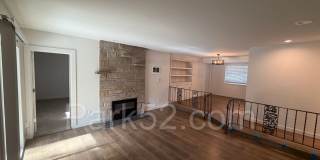 Newly Remodeled 3 Bedroom Duplex Gallery 9