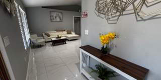 2 bedroom 1.5 bathroom furnished home Gallery 4