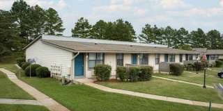 Lakeshore Apartments Gallery 1