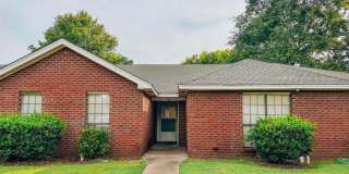 966 Peachtree Street Gallery 1