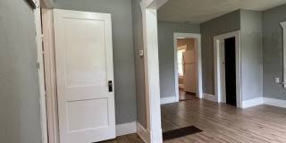 Updated 2 bed/1 bath, 780 sqft home! 1522 W High St in Springfield MO. Gallery 5