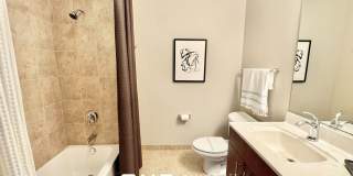 230 W Washington St Gallery 5