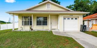 Single Family Home in Lake St George Single Family Home in Lake St George Gallery 1