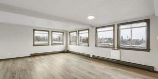 16 N Broadway S Gallery 6