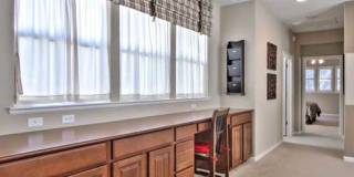 Stunning (Formal Model) 3/3 w/Huge Loft!  Please read entire ad before requesting a viewing!! Gallery 19