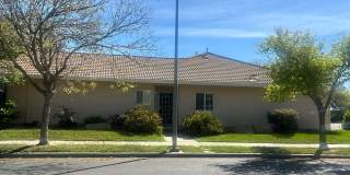603 Gateway Dr, Merced Gallery 1
