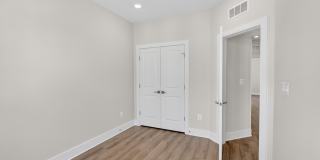 2507 LIGHT Street Gallery 22