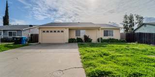 Spacious 3 Bedroom, 2 Bath Home with Large Backyard! Gallery 1