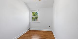 1108 COBBS Street Gallery 17