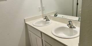 Large almost new 5-bedroom home in the Arbors Gallery 17