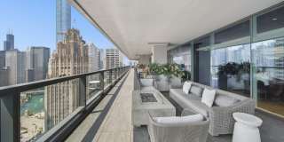 Aston Chicago Gallery 32