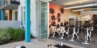 AMLI Uptown Orange Gallery 10