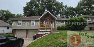 Charming 3 Bedroom, 2 Bathroom, 2 Car Garage Home in Parkville Gallery 1
