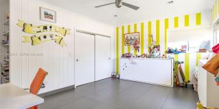 501 NE 51st St Gallery 18