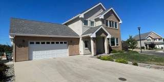 STUNNING 3 BED / 2 BATH HOME OFF OASIS ROAD Gallery 1
