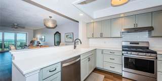 Charming 2BR Condo in Saint Petersburg Gallery 10