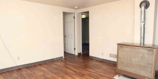 812 1/2 West Myrtle Street Gallery 2