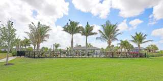 AVAILABLE NOW BRAND NEW!! Gallery 28