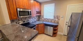 ⭐⭐⭐ UPDATED COZY 3 BEDROOMS AND 1.5 BATH HOME LOCATED IN NORTHEAST/LAWNCREST!!! ⭐⭐⭐ Gallery 1