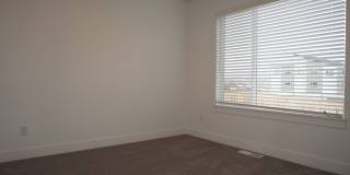Layton Townhome 3 Bed 2.5 Bath Gallery 31